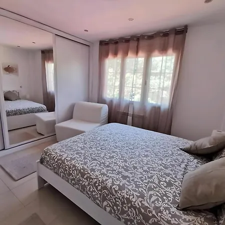 Santa Ana Apartment Laredo